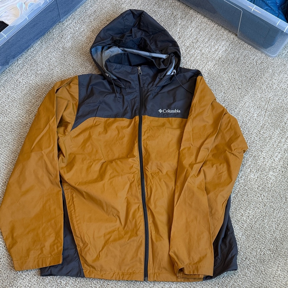 Columbia Men's Tan and Black Rain jacket